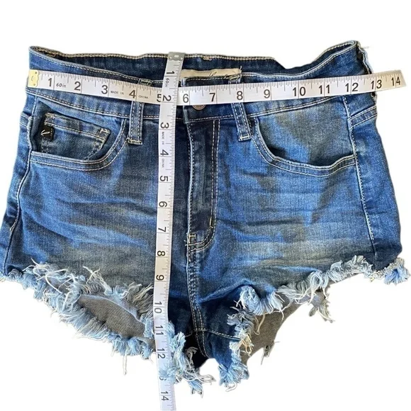 Kancan Womens Jean Shorts Size 5 Cutoff Distressed Denim - Picture 7 of 8